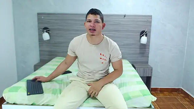 Snapshot of Loony_Zion chatting on November 2025 01:10:01 PM Loony Zion online show from November 2025 01:10:01 PM