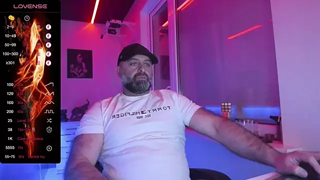 MAGABEAR077 online show from May 2026 05:32:02 PM