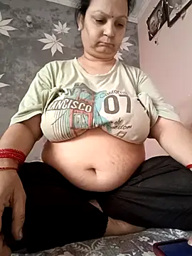 Snapshot of Kavya_kapoor chatting on November 2025 03:05:01 AM Kavya kapoor online show from November 2025 03:05:01 AM