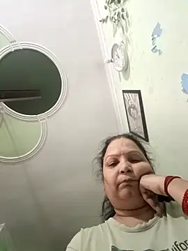 Snapshot of Kavya_kapoor chatting on November 2025 07:40:01 AM Kavya kapoor online show from November 2025 07:40:01 AM