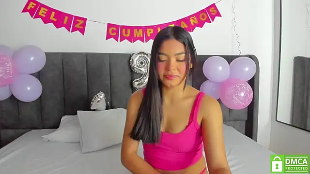 Snapshot of Rose_Evans__ chatting on March 2025 01:34:01 PM Rose Evans online show from March 2025 01:34:01 PM
