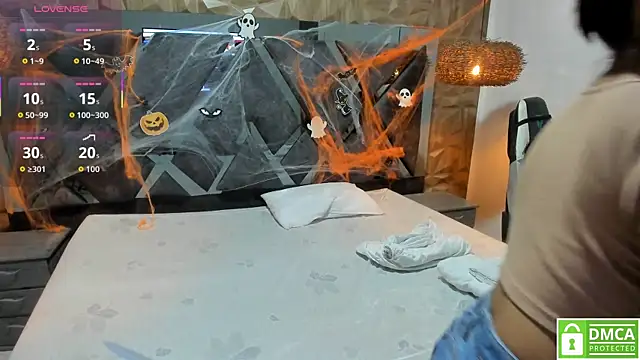 Snapshot of Rose_Evans__ chatting on November 2025 04:59:01 AM Rose Evans online show from November 2025 04:59:01 AM