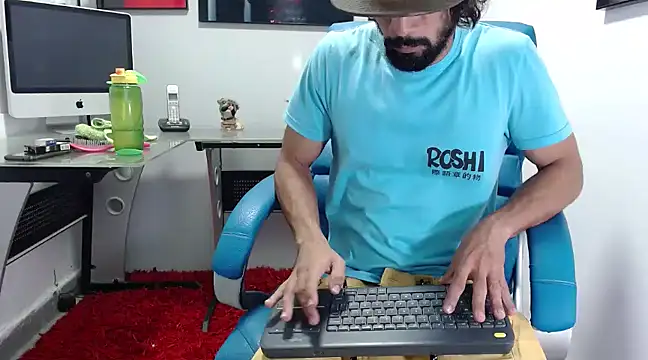 Snapshot of ryan_musclexxx chatting on December 2024 07:21:01 AM ryan musclexxx online show from December 2024 07:21:01 AM