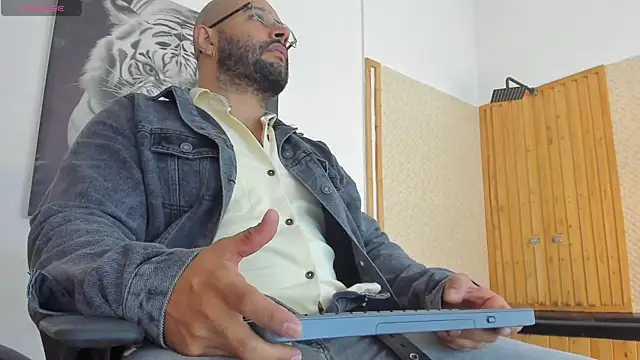 Snapshot of Luke__09 chatting on October 2025 11:05:02 AM Luke 09 online show from October 2025 11:05:02 AM