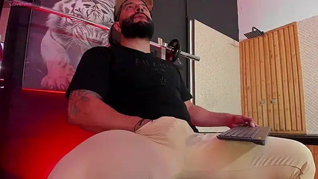 Snapshot of Luke__09 chatting on October 2025 11:40:01 AM Luke 09 online show from October 2025 11:40:01 AM