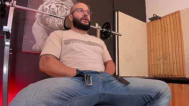 Snapshot of Luke__09 chatting on November 2025 11:21:01 AM Luke 09 online show from November 2025 11:21:01 AM