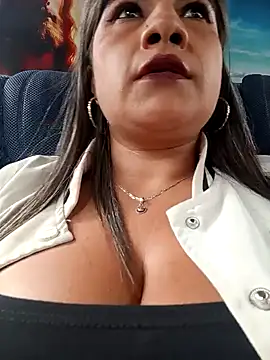 Hannahcandyy online show from February 2025 06:07:01 PM