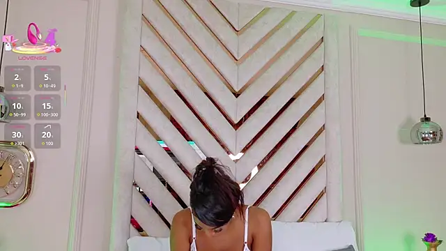 Lola King online show from September 2025 04:27:01 AM