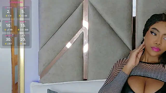 Lola King online show from October 2025 11:23:01 PM