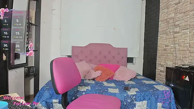 Snapshot of kitty_queen10 chatting on December 2024 04:45:02 AM kitty queen10 online show from December 2024 04:45:02 AM