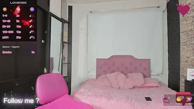 Snapshot of kitty_queen10 chatting on December 2024 08:20:01 AM kitty queen10 online show from December 2024 08:20:01 AM