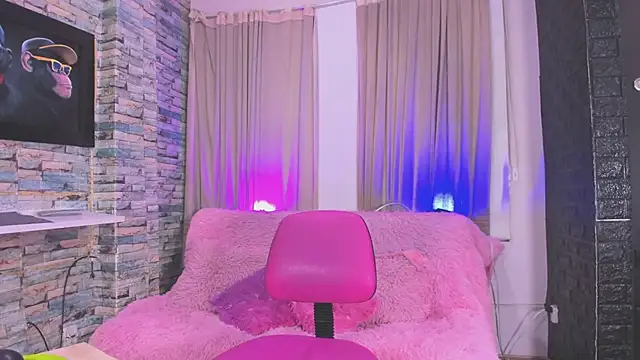 Snapshot of kitty_queen10 chatting on March 2025 01:35:01 AM kitty queen10 online show from March 2025 01:35:01 AM