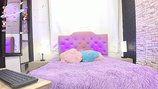 Snapshot of kitty_queen10 chatting on December 2025 04:52:01 AM kitty queen10 online show from December 2025 04:52:01 AM