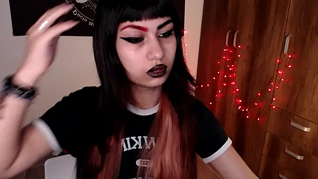 Snapshot of Little-Lucifer chatting on April 2026 05:21:01 PM Little-Lucifer online show from April 2026 05:21:01 PM