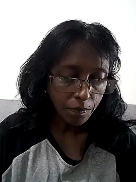 Snapshot of mamakarma1403 chatting on March 2025 12:33:02 AM mamakarma1403 online show from March 2025 12:33:02 AM