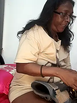 Snapshot of mamakarma1403 chatting on September 2025 01:38:02 AM mamakarma1403 online show from September 2025 01:38:02 AM