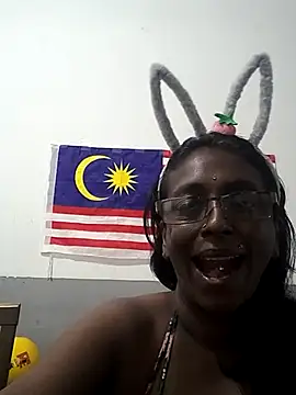 Snapshot of mamakarma1403 chatting on September 2025 12:02:02 AM mamakarma1403 online show from September 2025 12:02:02 AM