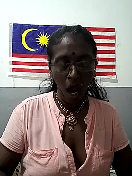 Snapshot of mamakarma1403 chatting on October 2025 06:39:01 PM mamakarma1403 online show from October 2025 06:39:01 PM