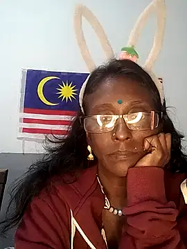 Snapshot of mamakarma1403 chatting on October 2025 01:44:02 PM mamakarma1403 online show from October 2025 01:44:02 PM