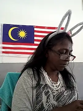 Snapshot of mamakarma1403 chatting on November 2025 04:25:02 AM mamakarma1403 online show from November 2025 04:25:02 AM