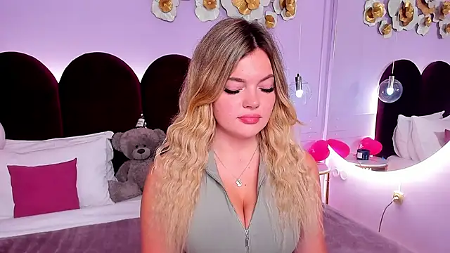 ZaraBloom online show from November 2025 03:23:02 AM