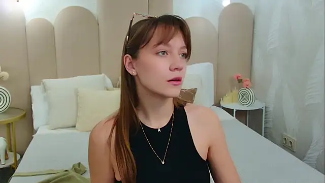 AliceBrayan online show from May 2026 04:04:02 PM