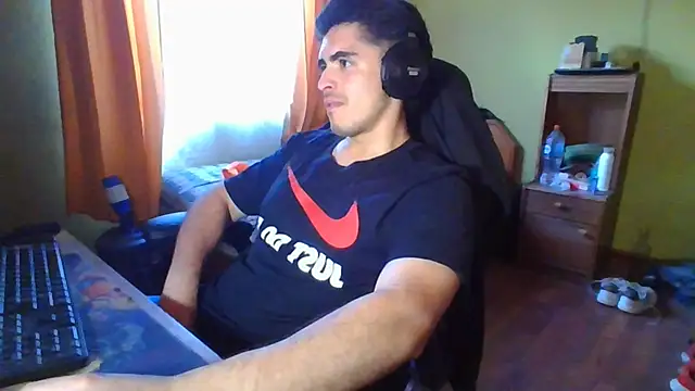 r paulo25 online show from January 2025 10:49:02 PM