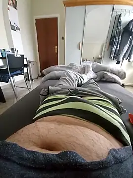 Snapshot of pascalino100 chatting on October 2025 08:43:01 AM pascalino100 online show from October 2025 08:43:01 AM