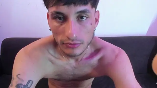 Henrikk senn online show from July 2026 04:00:02 AM