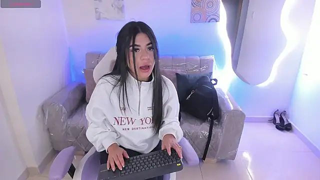 Charlotte cowell sub1  online show from December 2025 06:02:01 PM