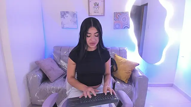 Charlotte cowell sub1  online show from January 2026 05:37:01 PM