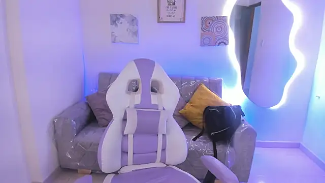 Charlotte cowell sub1  online show from January 2026 06:35:02 PM