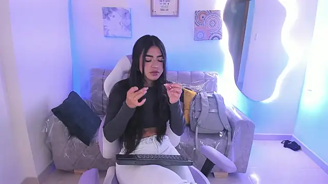 Charlotte cowell sub1  online show from February 2026 05:50:01 PM