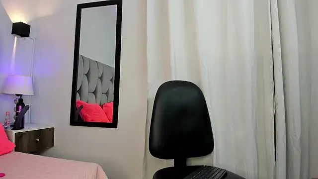 Snapshot of Little_Venus03 chatting on January 2025 12:39:02 PM Little Venus03 online show from January 2025 12:39:02 PM