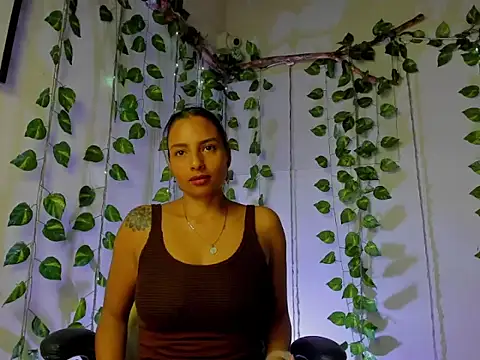 Snapshot of mykaelahoney chatting on September 2025 01:17:01 AM mykaelahoney online show from September 2025 01:17:01 AM