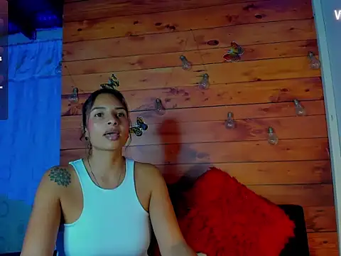 Snapshot of mykaelahoney chatting on October 2025 03:29:01 AM mykaelahoney online show from October 2025 03:29:01 AM