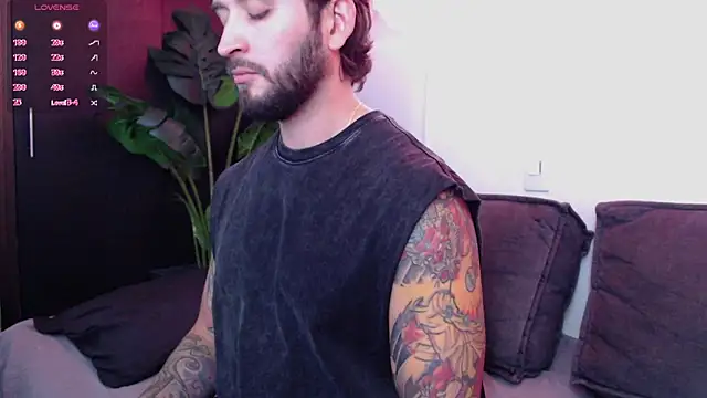 Snapshot of marco_allison43 chatting on October 2025 03:46:02 PM marco allison43 online show from October 2025 03:46:02 PM