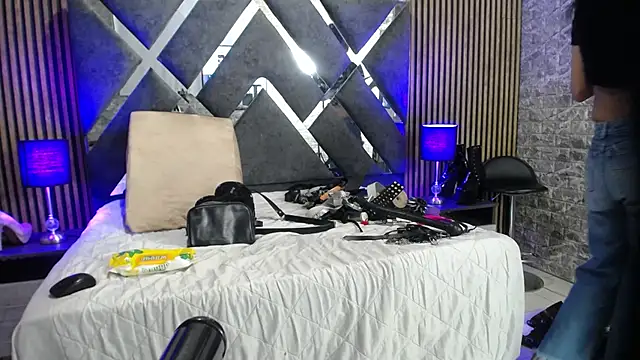 Snapshot of bellatrix25 chatting on December 2024 07:14:01 PM bellatrix25 online show from December 2024 07:14:01 PM