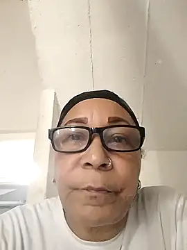 CafeCaliente69 online show from February 2025 05:04:01 PM