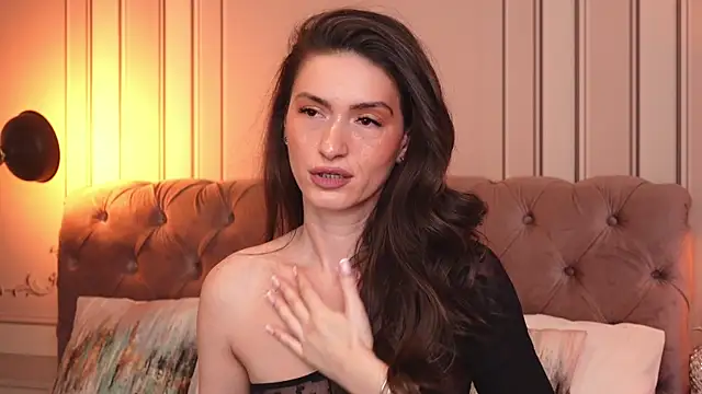 Snapshot of MayaVixxen chatting on February 2025 11:43:02 AM MayaVixxen online show from February 2025 11:43:02 AM