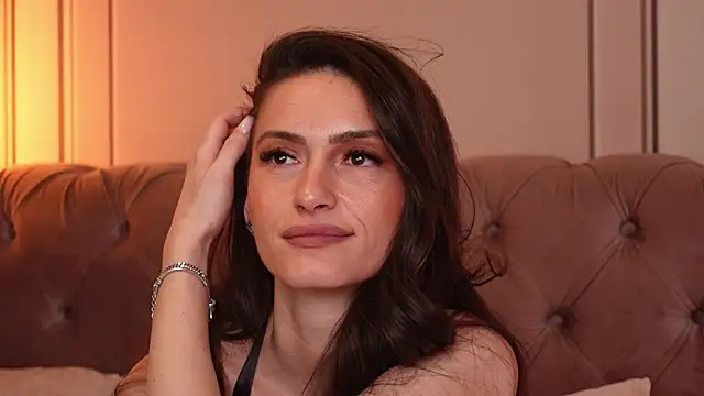 Snapshot of MayaVixxen chatting on February 2025 06:24:02 AM MayaVixxen online show from February 2025 06:24:02 AM