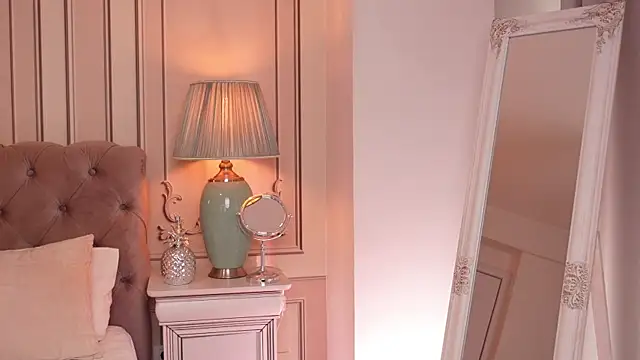 Snapshot of MayaVixxen chatting on February 2025 06:51:01 AM MayaVixxen online show from February 2025 06:51:01 AM