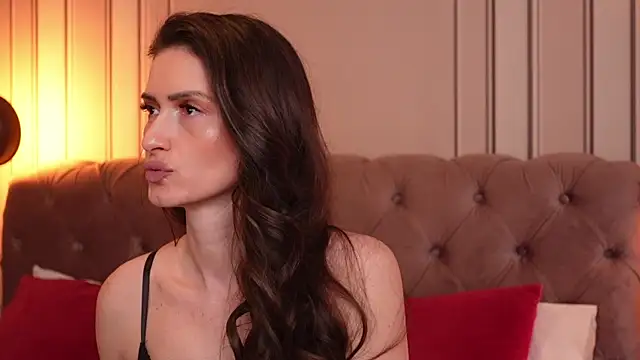 Snapshot of MayaVixxen chatting on February 2025 10:39:02 AM MayaVixxen online show from February 2025 10:39:02 AM