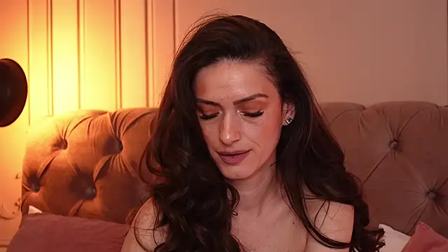 Snapshot of MayaVixxen chatting on March 2025 09:14:02 AM MayaVixxen online show from March 2025 09:14:02 AM