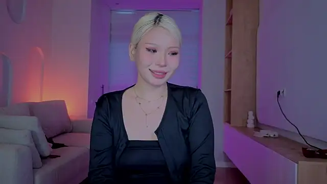 RileyMee online show from September 2025 12:21:02 PM