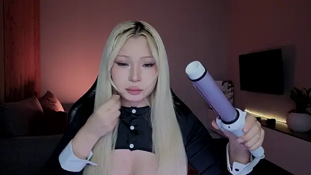 RileyMee online show from March 2026 02:17:01 AM