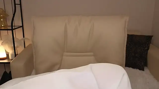 Helens love online show from November 2025 02:45:02 AM