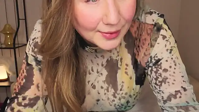 Snapshot of Helens_love chatting on April 2026 02:25:02 AM Helens love online show from April 2026 02:25:02 AM