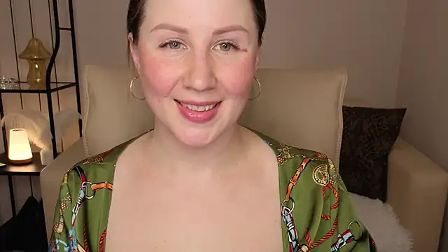 Snapshot of Helens_love chatting on April 2026 08:50:02 AM Helens love online show from April 2026 08:50:02 AM