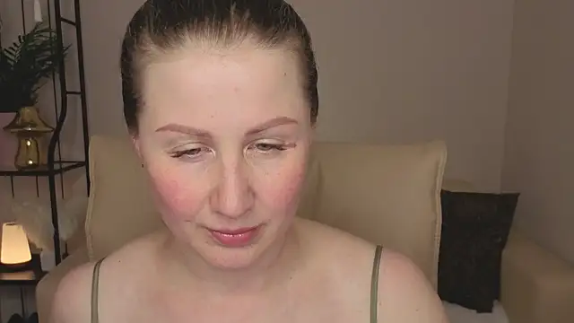 Snapshot of Helens_love chatting on June 2026 05:22:01 AM Helens love online show from June 2026 05:22:01 AM